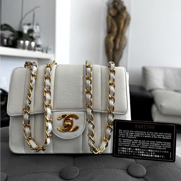 LOT 1290 24K gold plated CHANEL vintage mademoiselle mini square - Picture 3 of 16